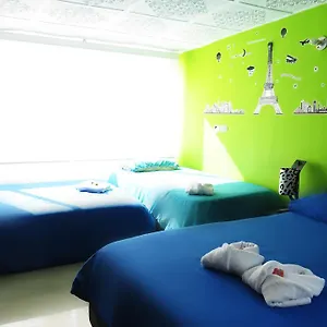 3* Couette-café House